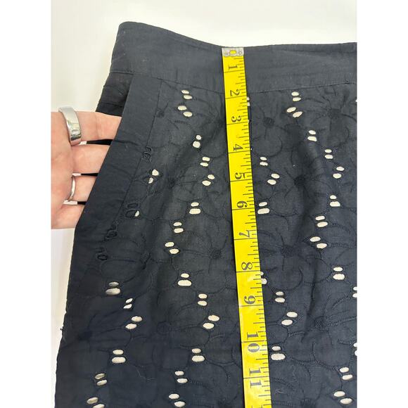 Laundry by Shelli Segal Eyelet Skirt Size 8 Black Floral Pencil Skirt - Picture 3 of 9